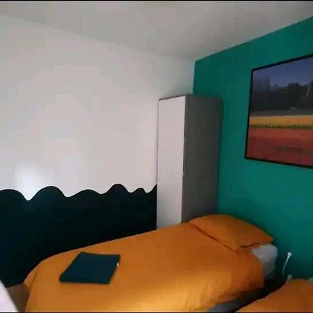 Nicole, Not For Parties, Not A Hotel, Room With Shared Bathroom, No Kitchen アムステルダム エクステリア 写真